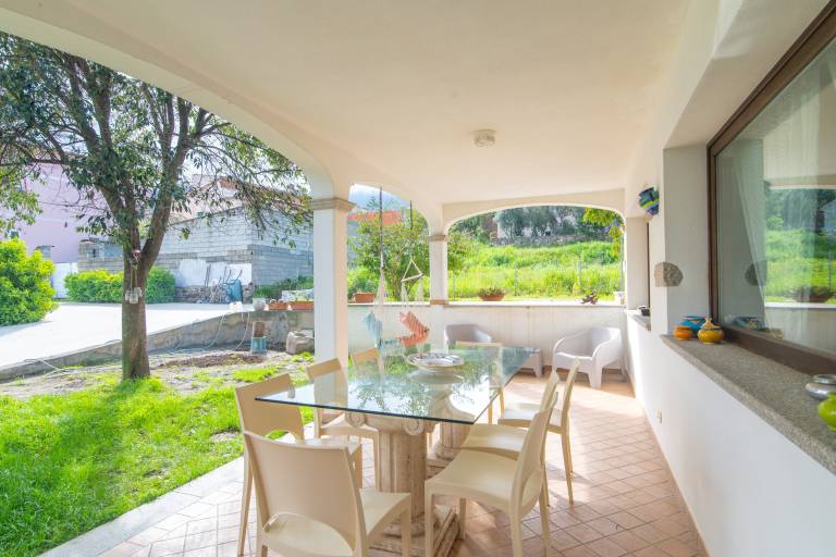 Dedicated room with garden, pool & fast internet | Garden view in Posada