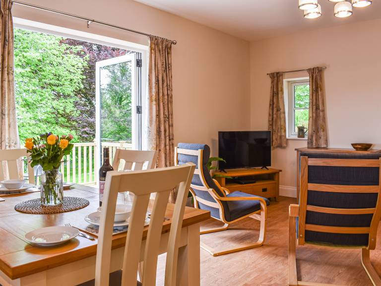 Cottage with garden | River view — photo 4