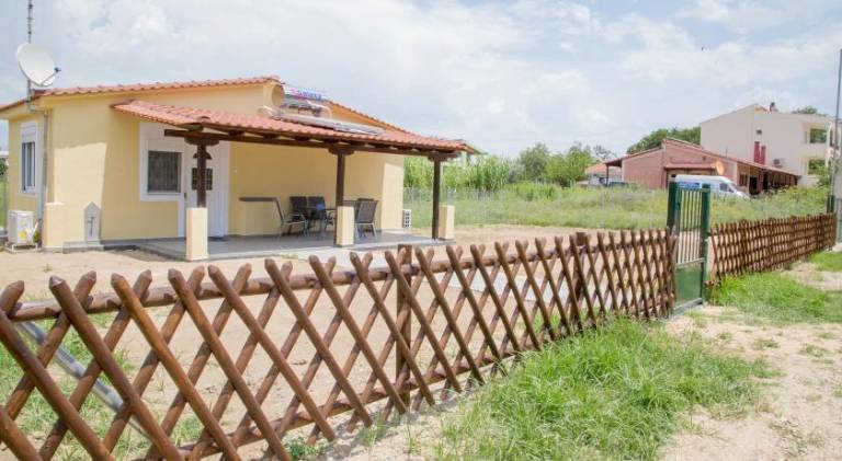 Vacation home with garden, grill & patio | Beach nearby | Dogs allowed in Kavala