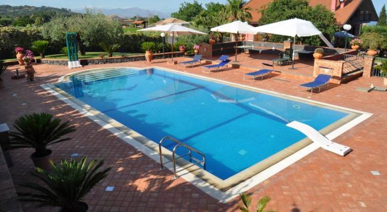Villa with pool in Riposto
