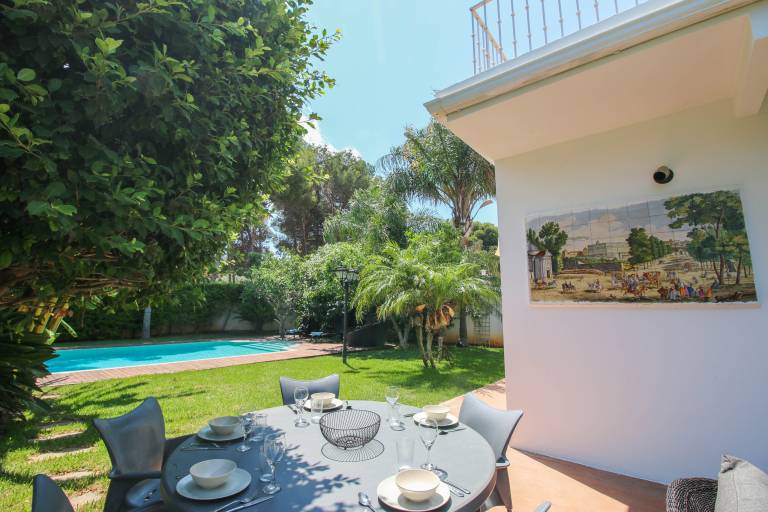 Villa with BBQ, garden & private pool — photo 4