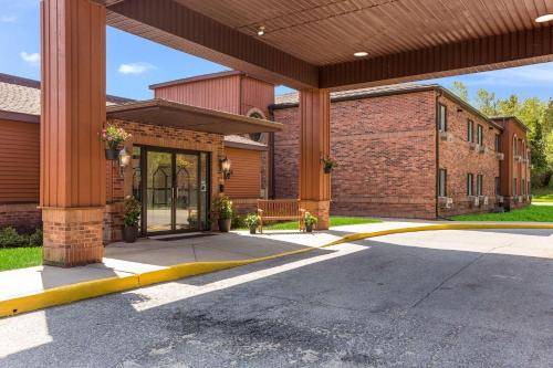 City Express by Marriott Petoskey Harbor Springs — photo 4