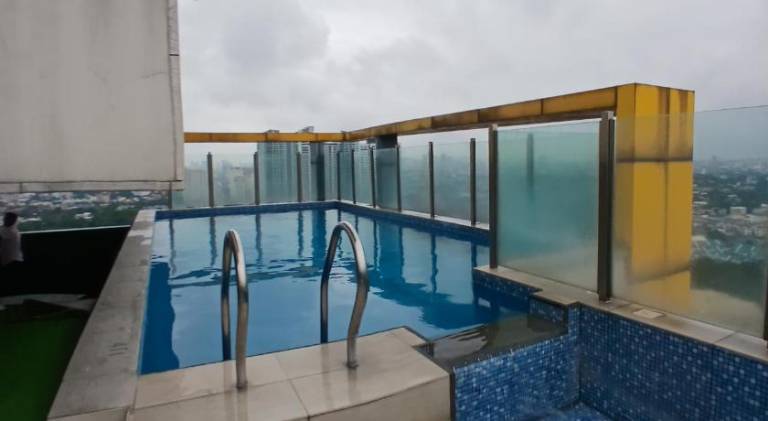 Apartment with pool — photo 3