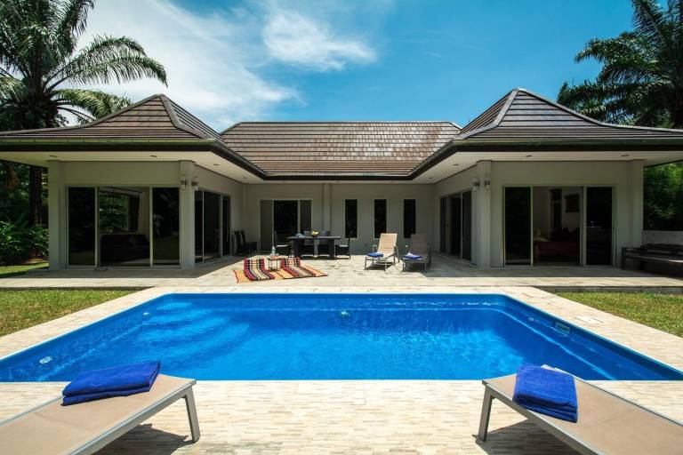 Villa with grill, yard & pool | Suitable for remote work | Pets are welcome in Krabi