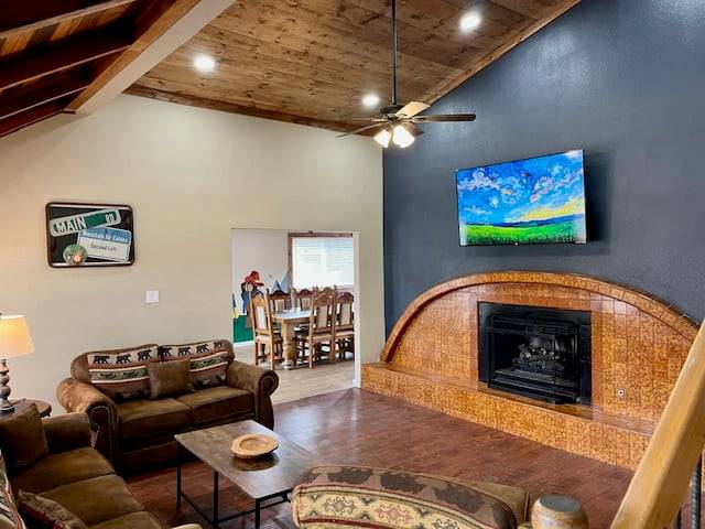 Family-oriented big house with hot tub & grill | Mountain view | Suitable for remote work | Dogs allowed — photo 3