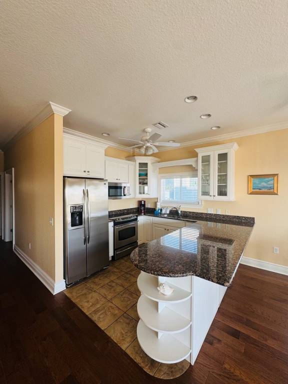 Vacation home with pool & grill | Next to the beach | Pets are welcome — photo 2
