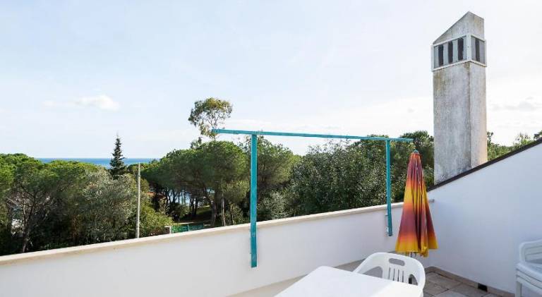 Vacation home with pool, terrace & garden — photo 5