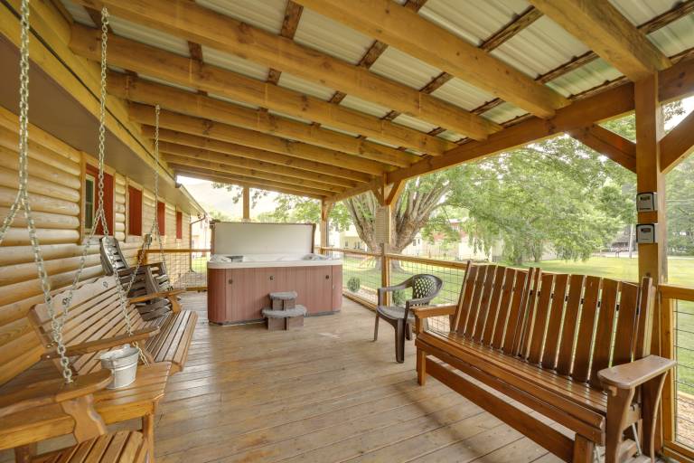 'Campbell Retreat' in Maggie Valley w/ Deck! — photo 2