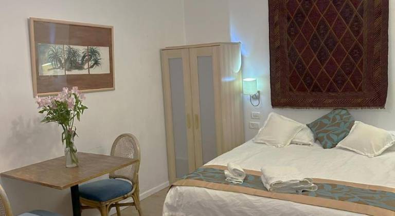 Rental apartment with yard in Jerusalem