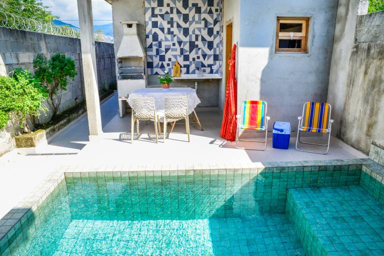 Wonderful chalet with private pool, yard & grill | Pets allowed — photo 2