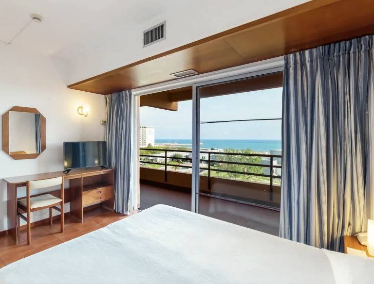 Ferienwohnung direkt am Wasser in Quarteira, Algarve f&uuml;r max. 4 Personen