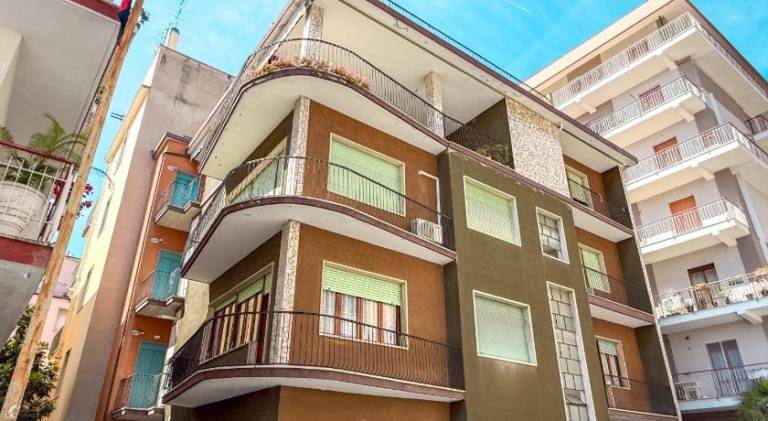Apartment with 2 rooms for 5 persons in Grottammare