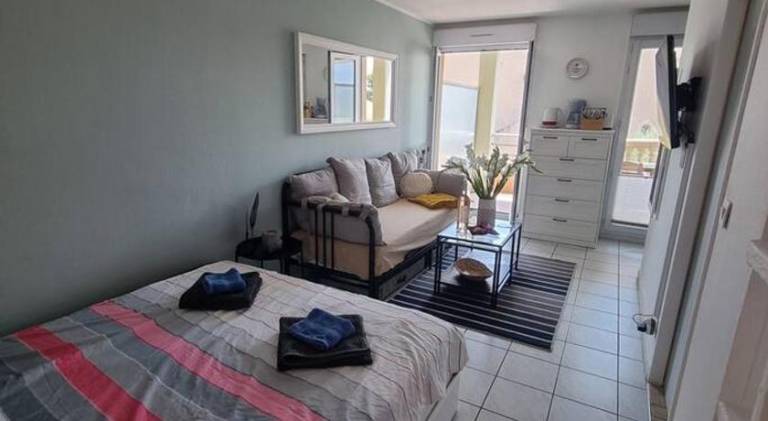 Holiday apartment with pool in Fréjus
