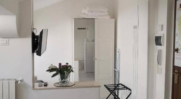 Holiday apartment | Close to Two Towers — photo 4