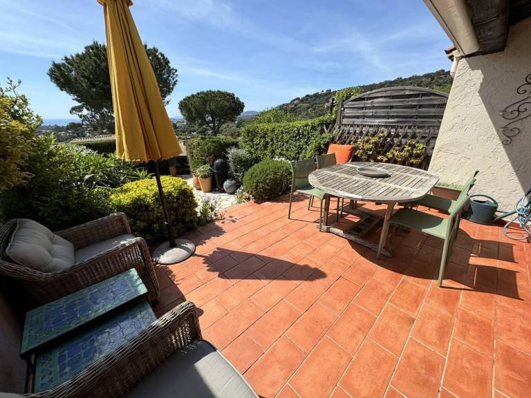 House with pool & garden — photo 5