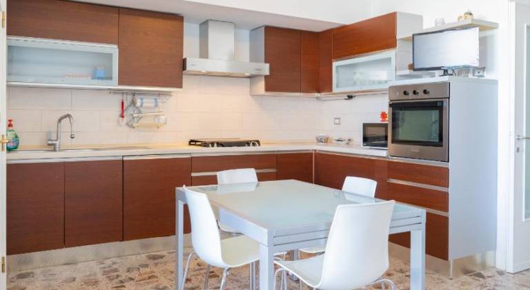 Holiday apartment with terrace — photo 5