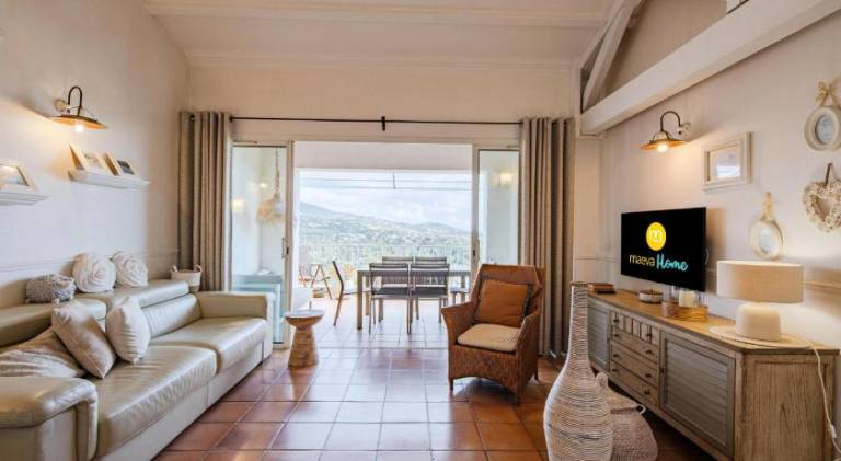 Rental apartment with pool in Cogolin