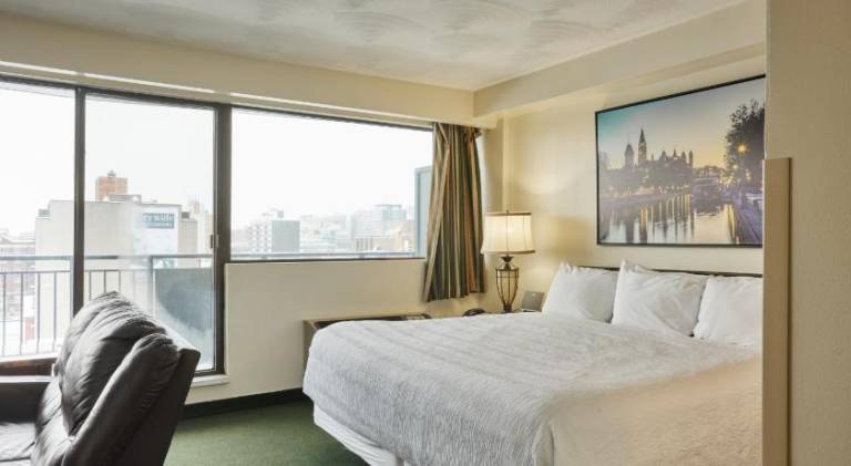 Lovely serviced apartment | Near Confederation Square | Dogs allowed — photo 2