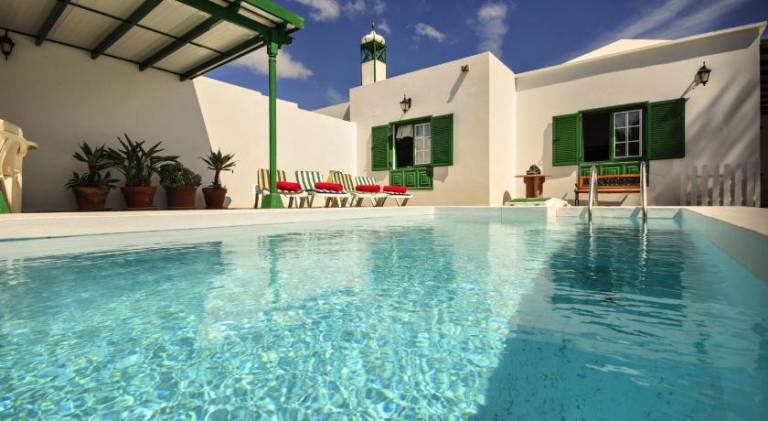Villa with BBQ, patio & private pool in Tías