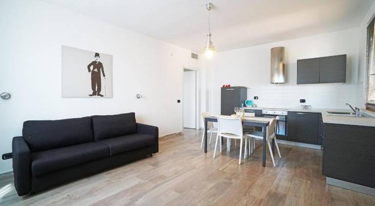 Serviced apartment with garden, patio & jacuzzi — photo 2