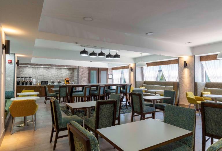 Hampton Inn East Windsor — photo 4