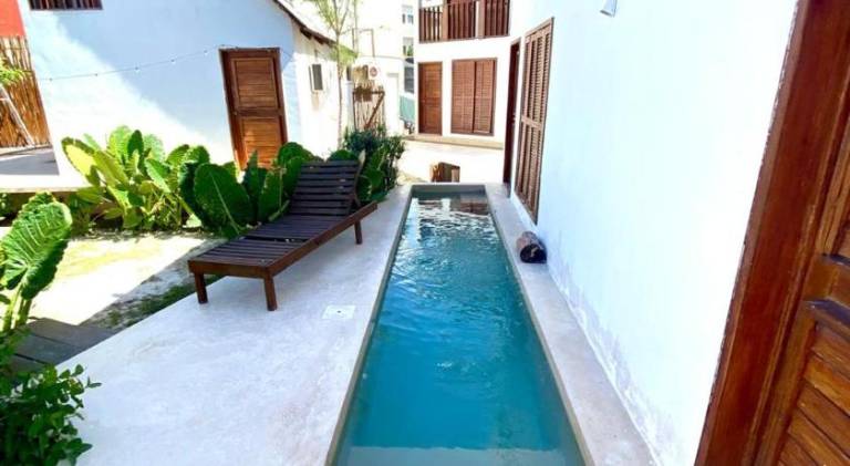 Vacation home with terrace, private pool & garden — photo 3