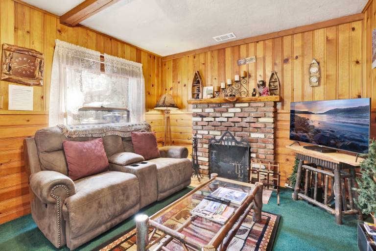 Family-oriented charming cabin with barbecue & jacuzzi | Lake view | Dogs allowed — photo 3