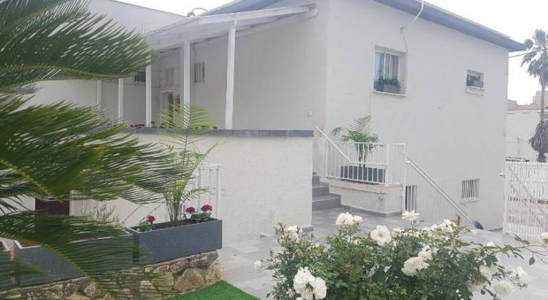 Szolgáltatott apartman Naharija
