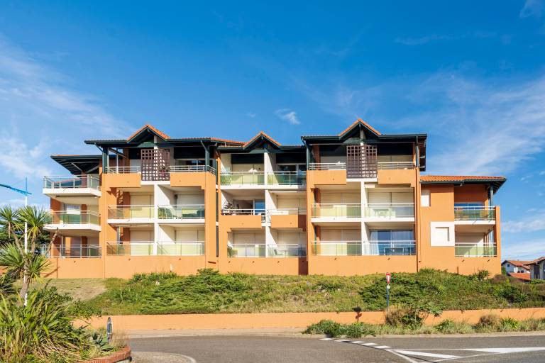 Fully equipped pleasant apartment with fast internet & patio | Sea view | Beach nearby | Pet-friendly — photo 4