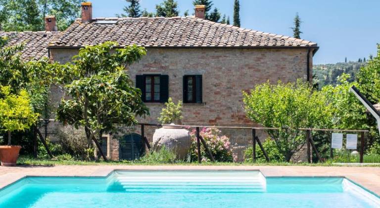 Charming farm with garden, BBQ & terrace | Perfect for remote work | Pet-friendly in Volterra