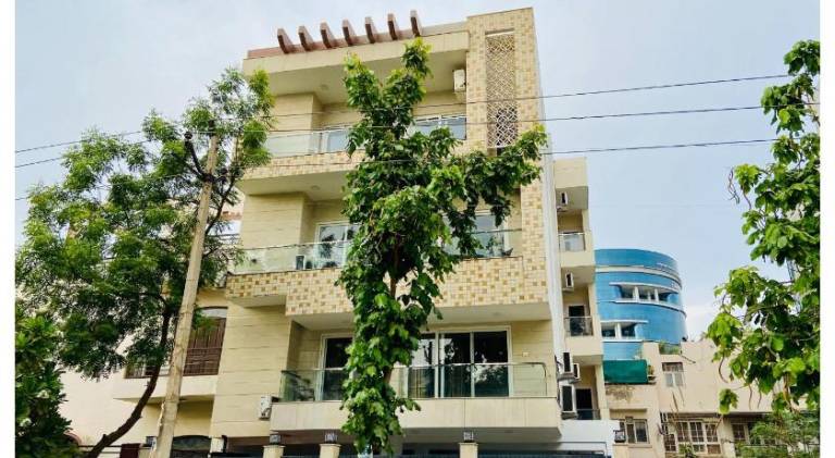 BluO 1BHK - DLF CyberCity, MG Road / Balcony, Lift — photo 2