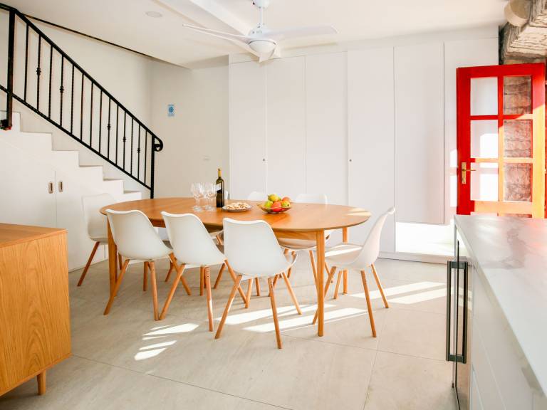 Fully equipped charming vacation home with terrace & private pool | Nature view | Dogs allowed — photo 4