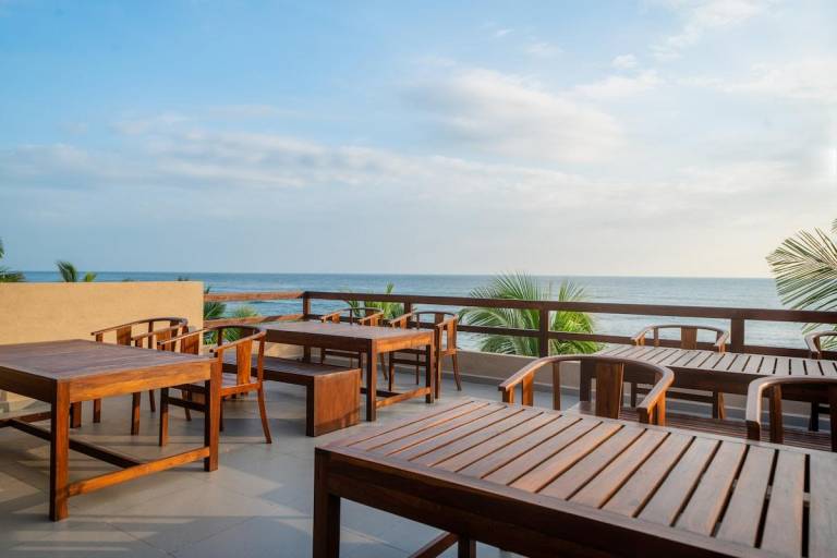 Villa with pool, BBQ & hot tub | Suitable for remote work — photo 4