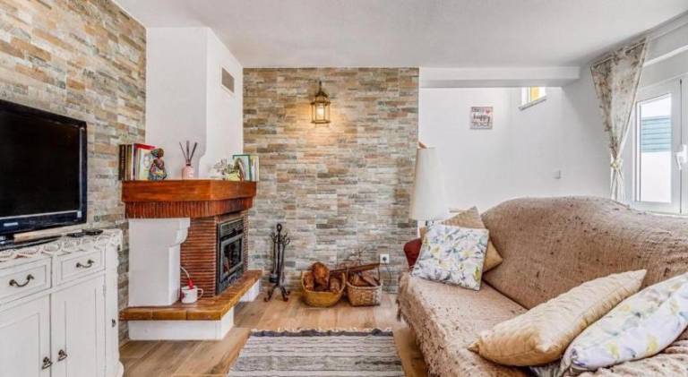 Vacation home with barbeque, garden & patio | Dogs allowed — photo 2