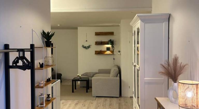 Apartment with patio — photo 3