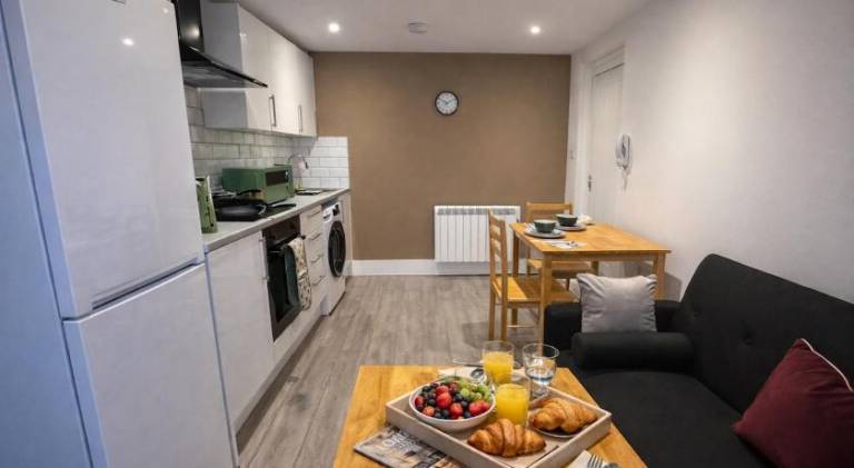 Brand NEW Oxford Central 1 Bedroom Apartment Modern Stay — photo 3