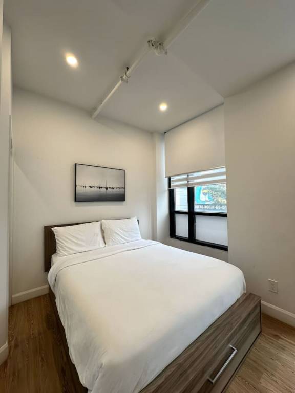 Apartment Golden Square Mile