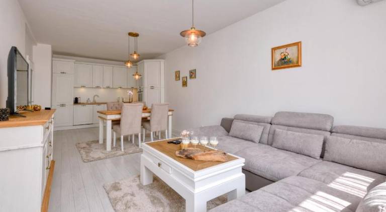 Charming holiday apartment with garden & patio | Close to the beach | Pet-friendly in Varna