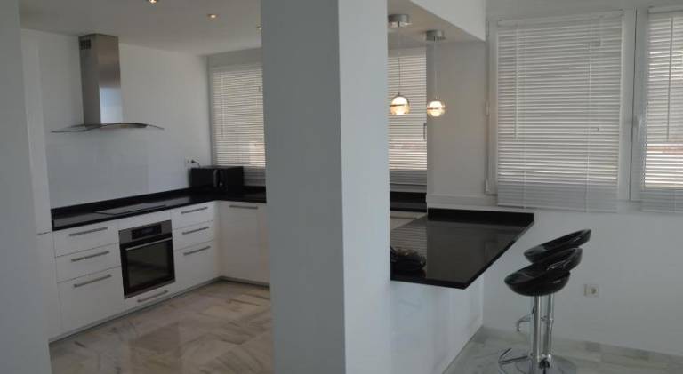 3 Bedroom frontline beach, centre Marbella — photo 4