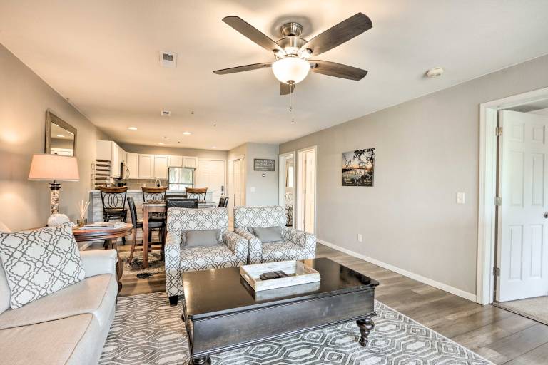 Beach & Pool Access: Lake of the Ozarks Condo! — photo 5