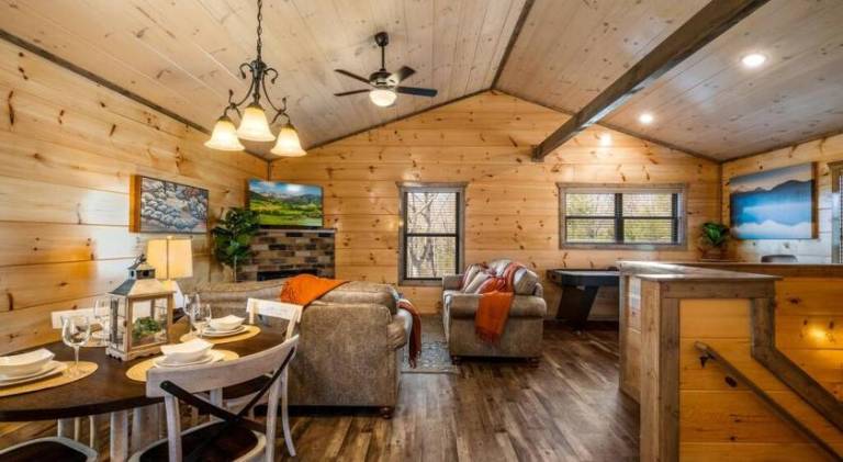 Tranquility/Mountain Cabin/Indoor Pool/Hot Tub/Games/Views — photo 3