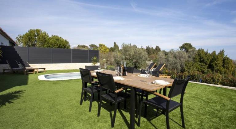 Villa with private pool, garden & patio — photo 4