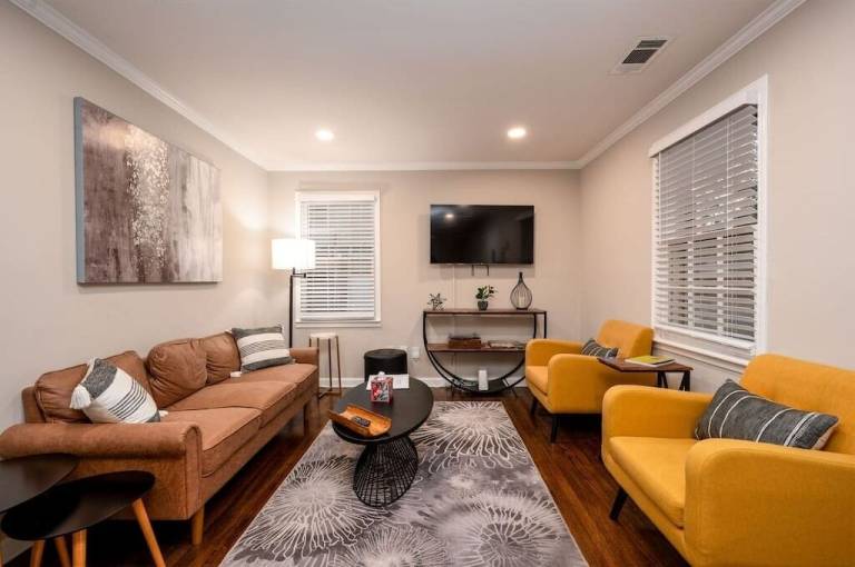 House  Colonial Acres