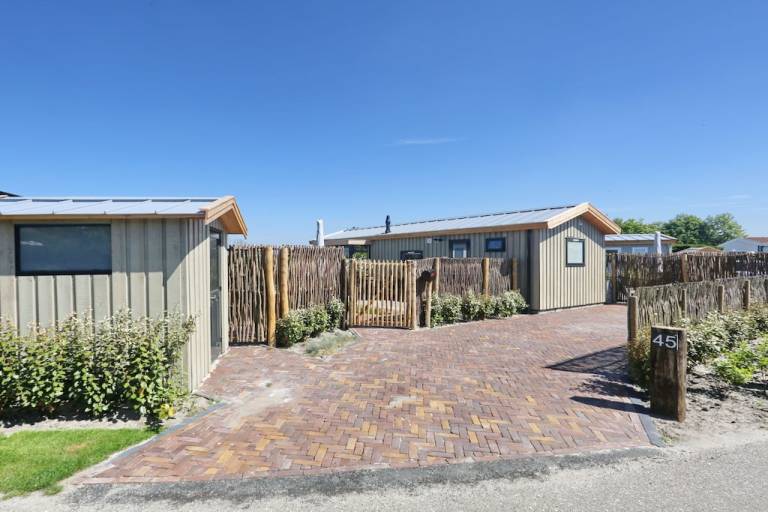 Fully equipped charming chalet with terrace, grill & yard | Dogs allowed — photo 5