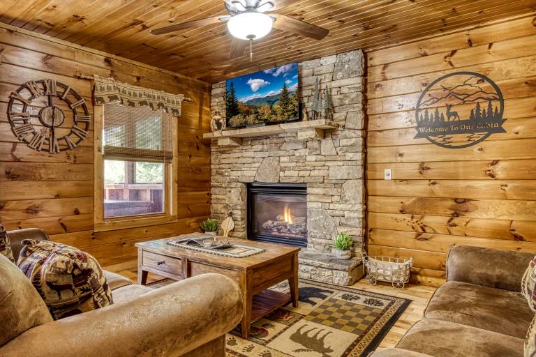 Fully equipped cabin with hot tub, pool & barbecue | River view | Pet-friendly — photo 2