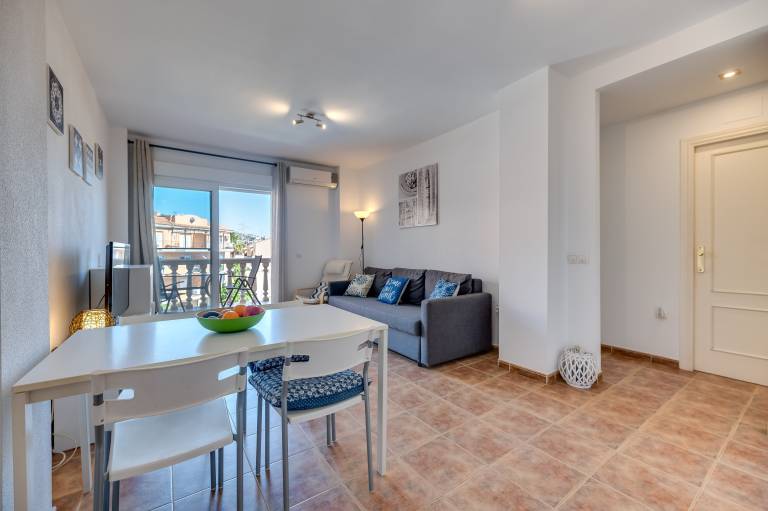 Holiday Apartment "Sauce Sol Fuengirola" with Sea View, Shared Pool & Private Terrace — photo 5