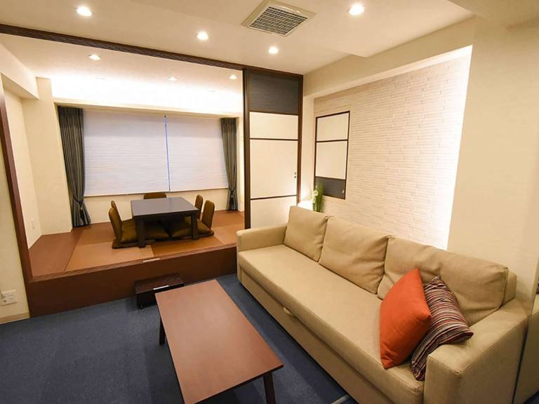 Apartment 1 Chome-11 Nishishinbashi
