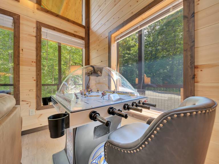 New Built Cabin Huge Game Room Porch Hot tub — photo 4