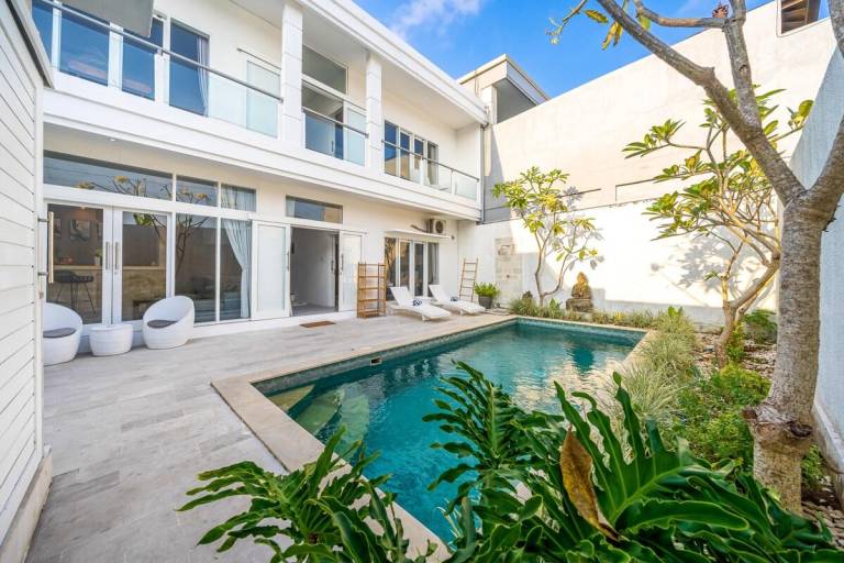 Villa with private pool, garden & patio in Canggu