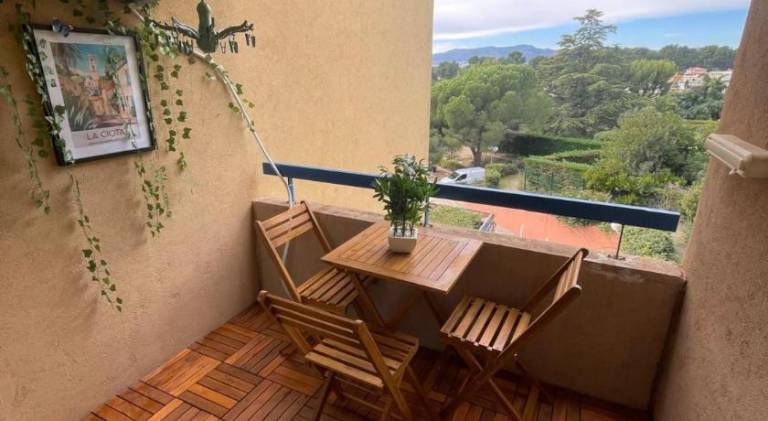 Apartment with terrace — photo 4